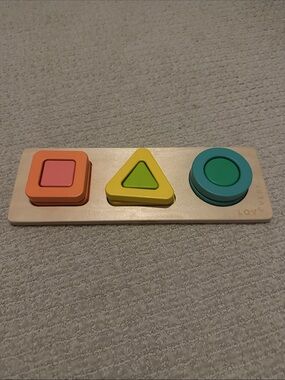 Lovevery Realist Play Kit Shape Sorter Puzzle 19-21 Months Montessori Toy